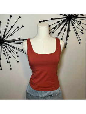 Old Navy orange tank top with square neckline #summer #vest